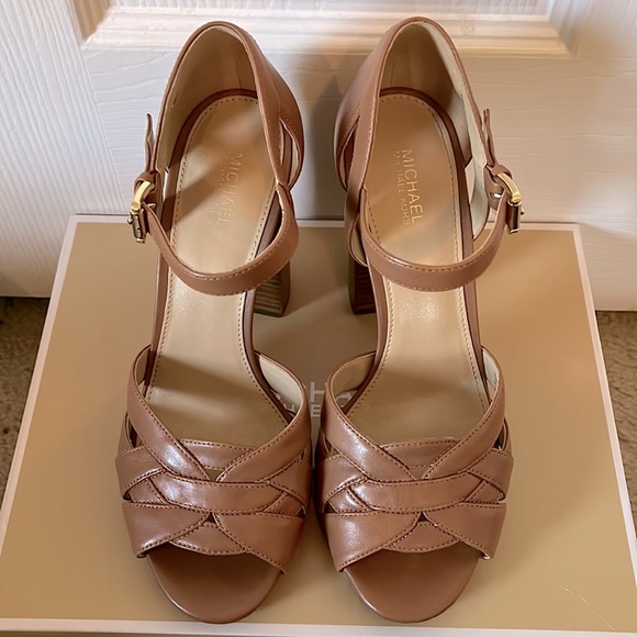 Michael Kors Anneliese platform leather shoes - Picture 2 of 7